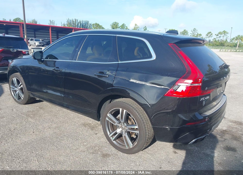 2019 VOLVO XC60 T5 MOMENTUM VIN: LYV102DK1KB246833