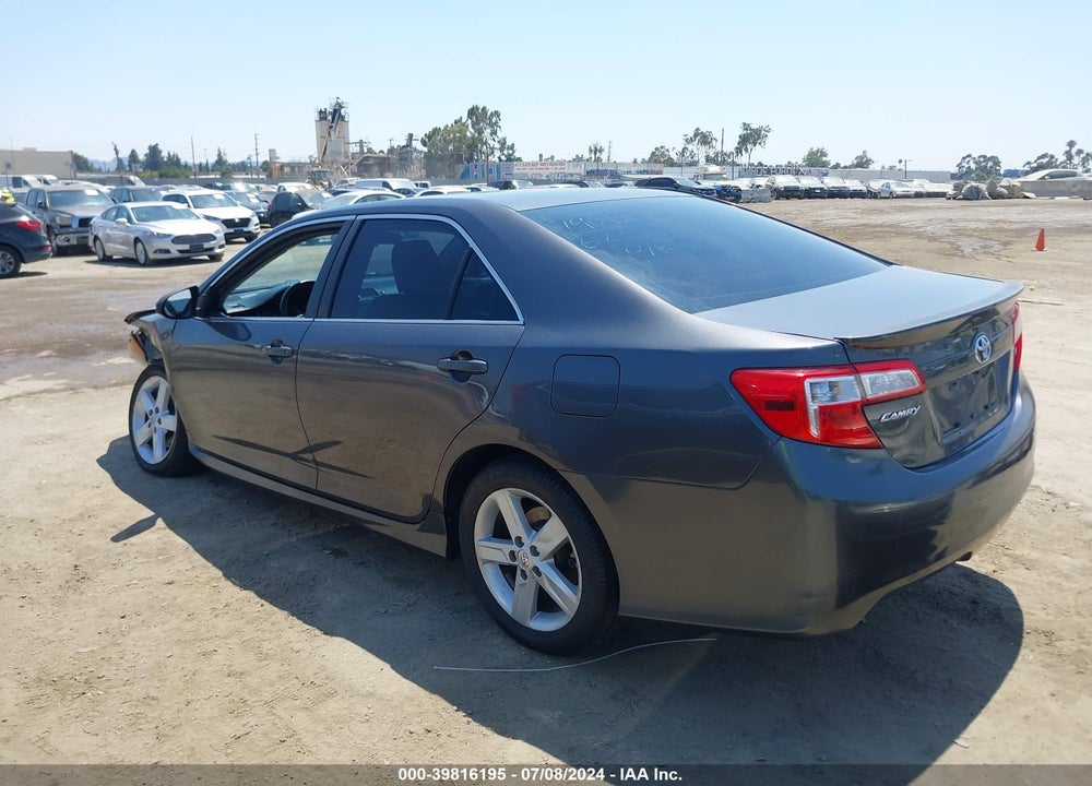 2013 TOYOTA CAMRY SE VIN: 4T1BF1FK9DU670260