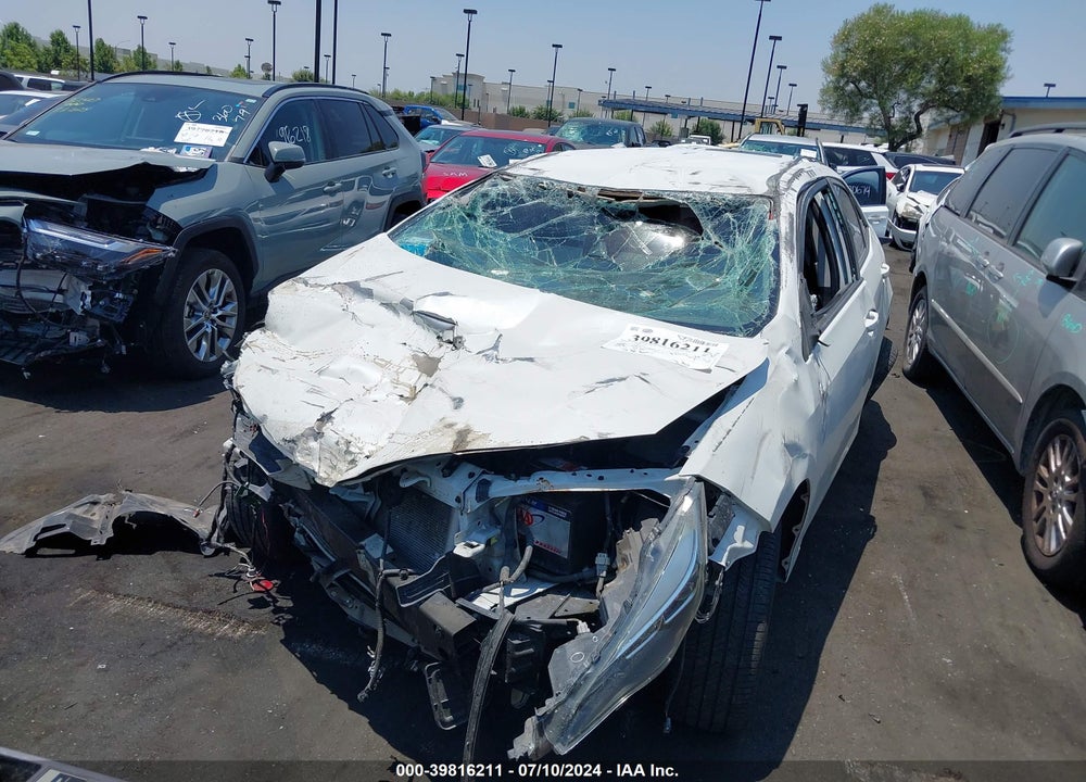 2018 TOYOTA COROLLA SE VIN: 5YFBURHE1JP757806