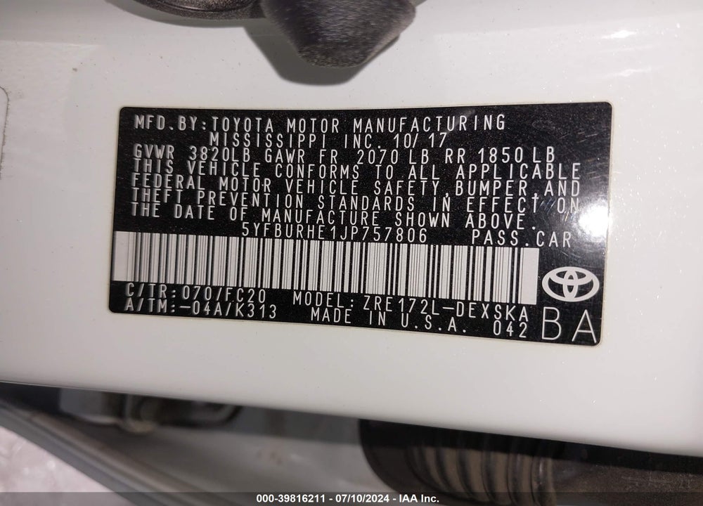 2018 TOYOTA COROLLA SE VIN: 5YFBURHE1JP757806