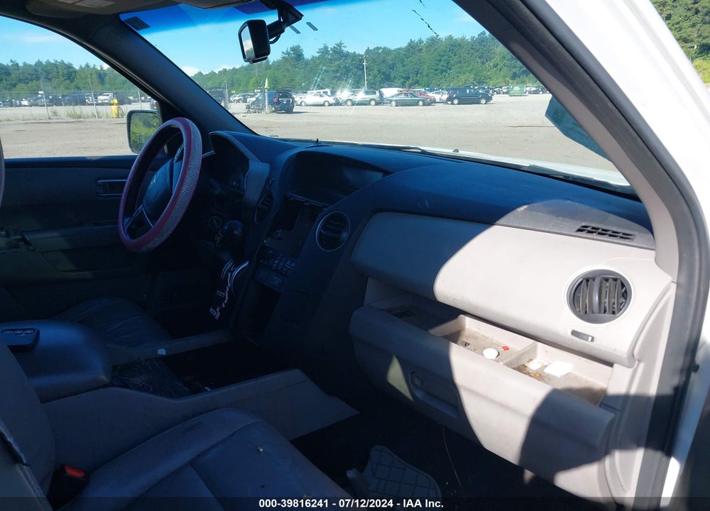 2011 HONDA PILOT EX-L VIN: 5FNYF4H5XBB031706
