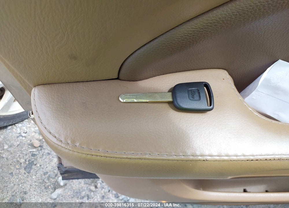 2007 HONDA PILOT EX-L VIN: 5FNYF28777B023138