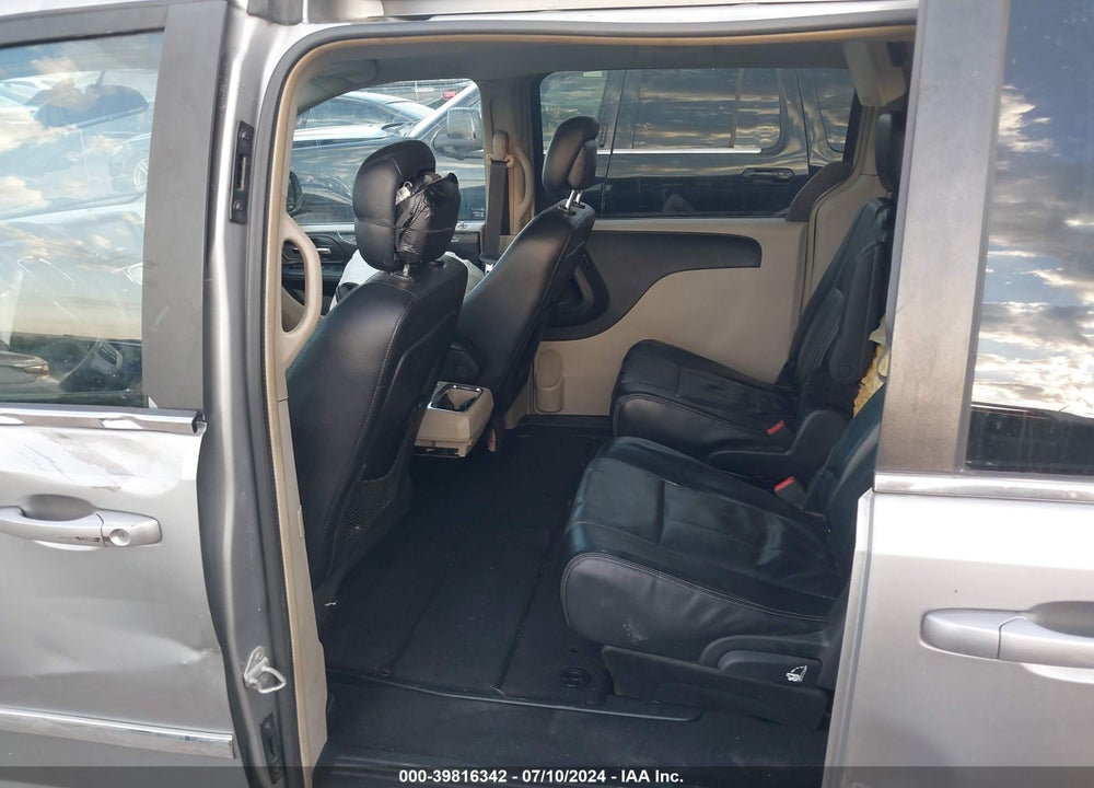 2014 CHRYSLER TOWN & COUNTRY VIN: 2C4RC1BG8ER436767