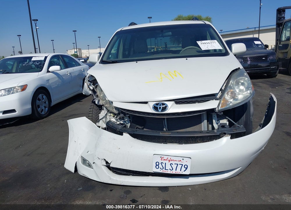 2010 TOYOTA SIENNA XLE VIN: 5TDYK4CC9AS311645