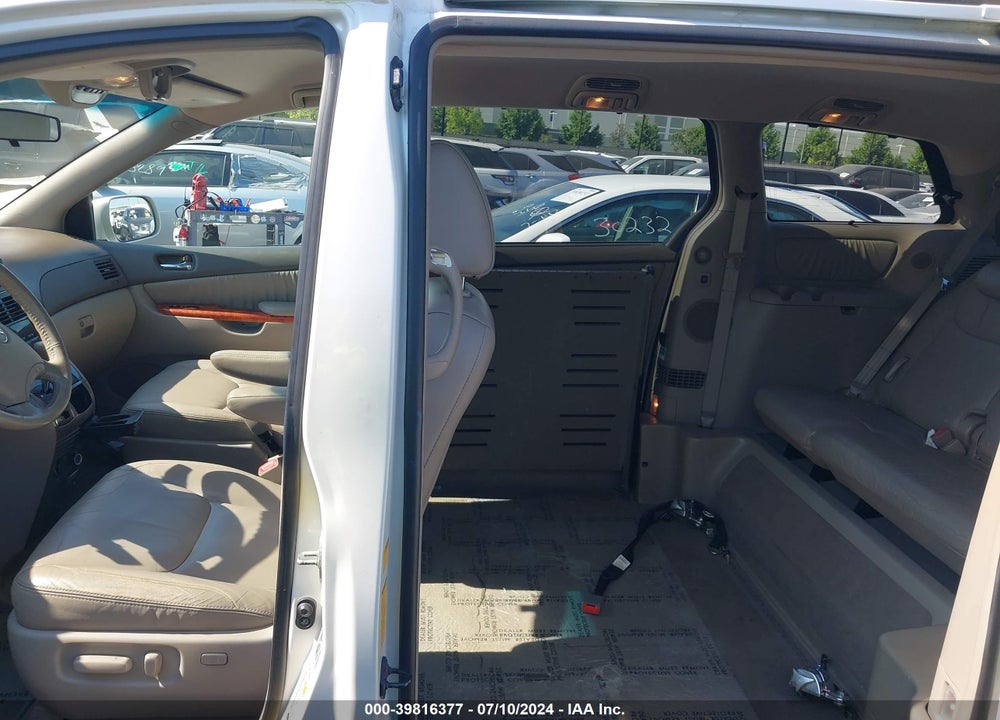 2010 TOYOTA SIENNA XLE VIN: 5TDYK4CC9AS311645