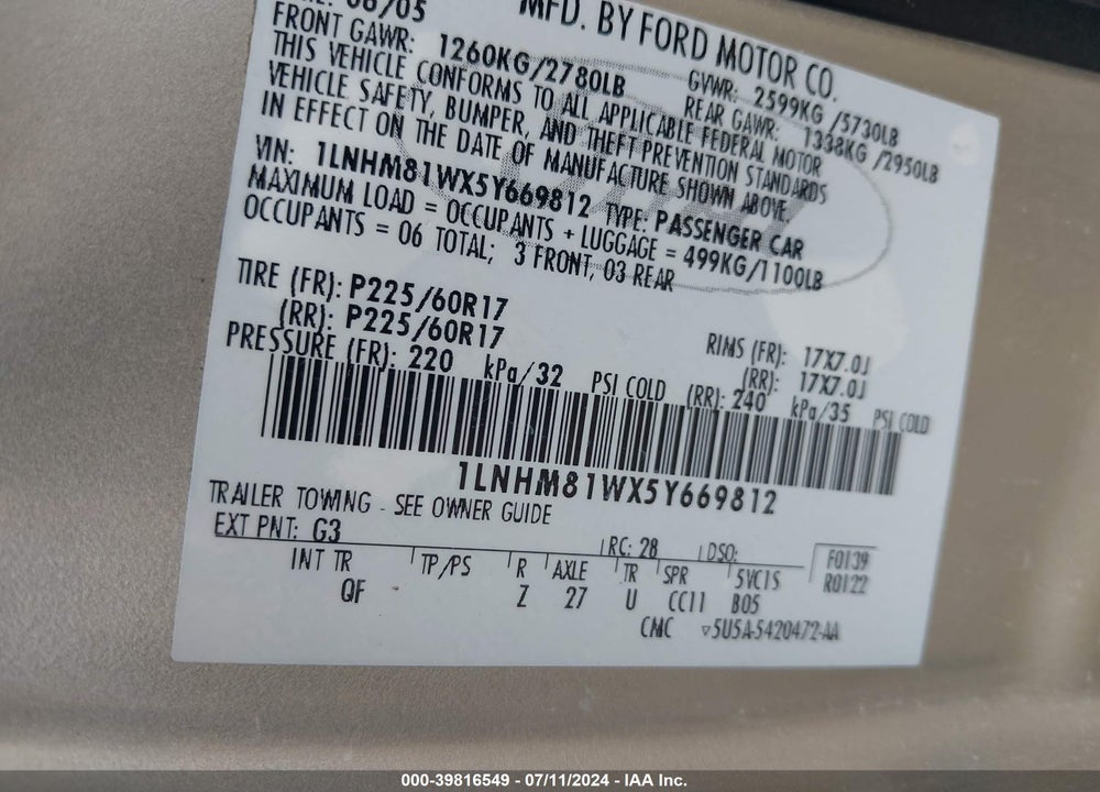 2005 LINCOLN TOWN CAR SIGNATURE VIN: 1LNHM81WX5Y669812