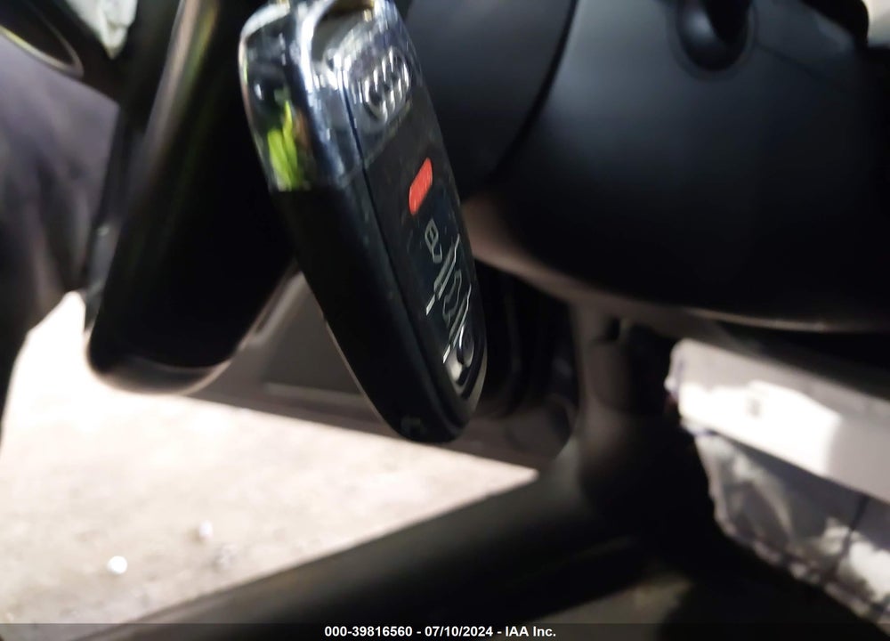 2016 AUDI A6 VIN: WAUJGAFC6GN177766