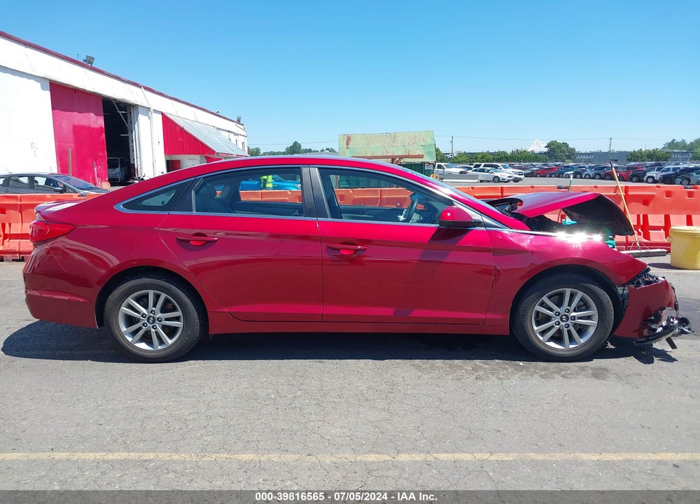 2015 HYUNDAI SONATA VIN: 5NPE24AF4FH021567
