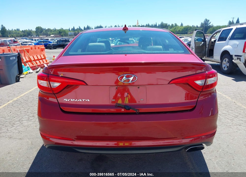 2015 HYUNDAI SONATA VIN: 5NPE24AF4FH021567