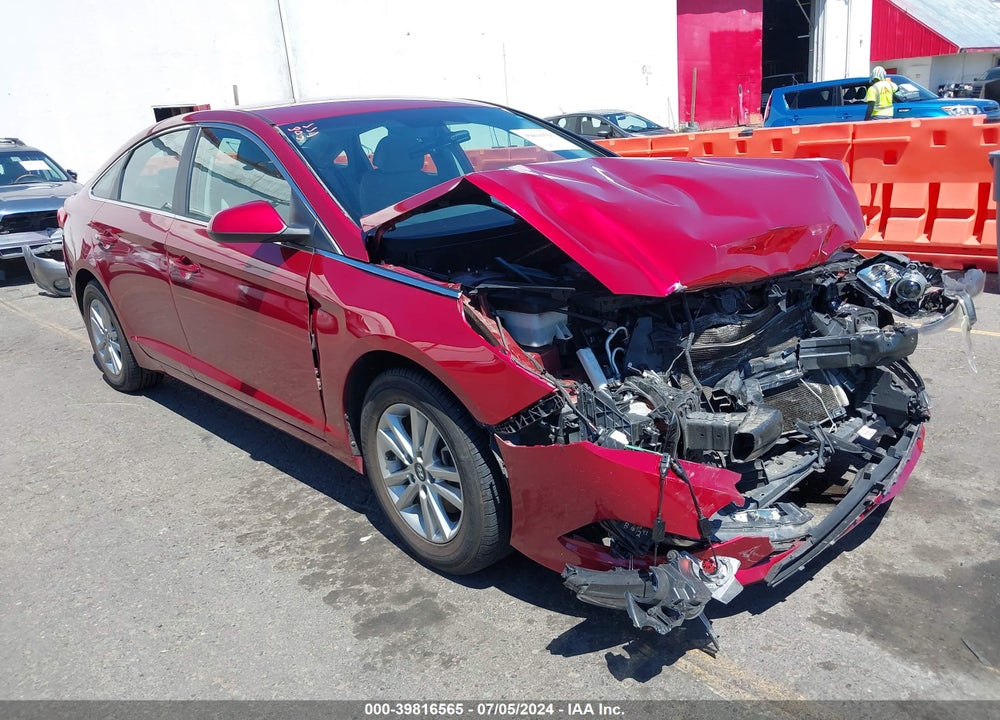 2015 HYUNDAI SONATA VIN: 5NPE24AF4FH021567