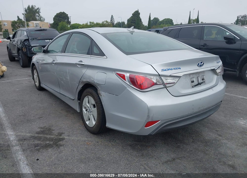 2011 HYUNDAI SONATA HYBRID VIN: KMHEC4A45BA017584
