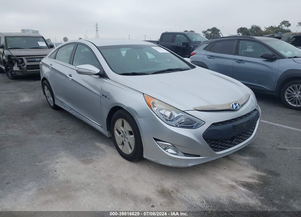 2011 HYUNDAI SONATA HYBRID VIN: KMHEC4A45BA017584
