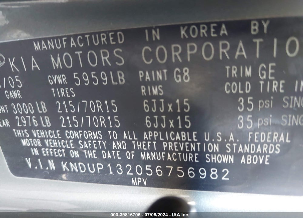 2005 KIA SEDONA EX/LX VIN: KNDUP132056756982
