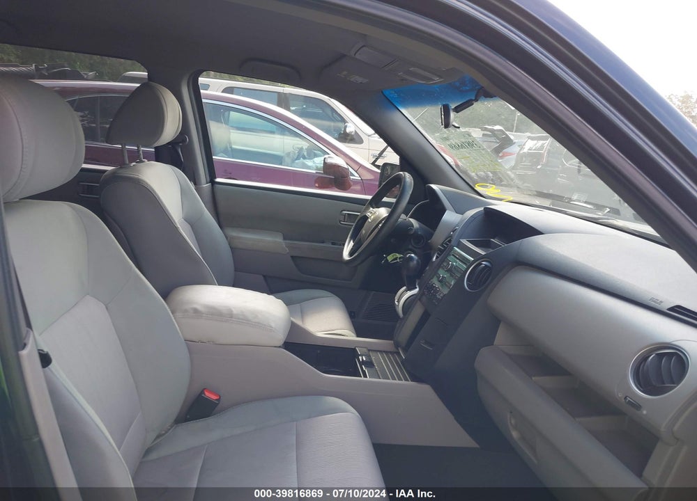 2010 HONDA PILOT EX VIN: 5FNYF4H48AB001075