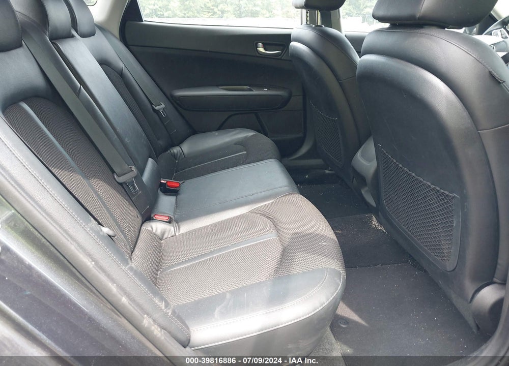 2020 KIA OPTIMA S VIN: 5XXGT4L30LG402820