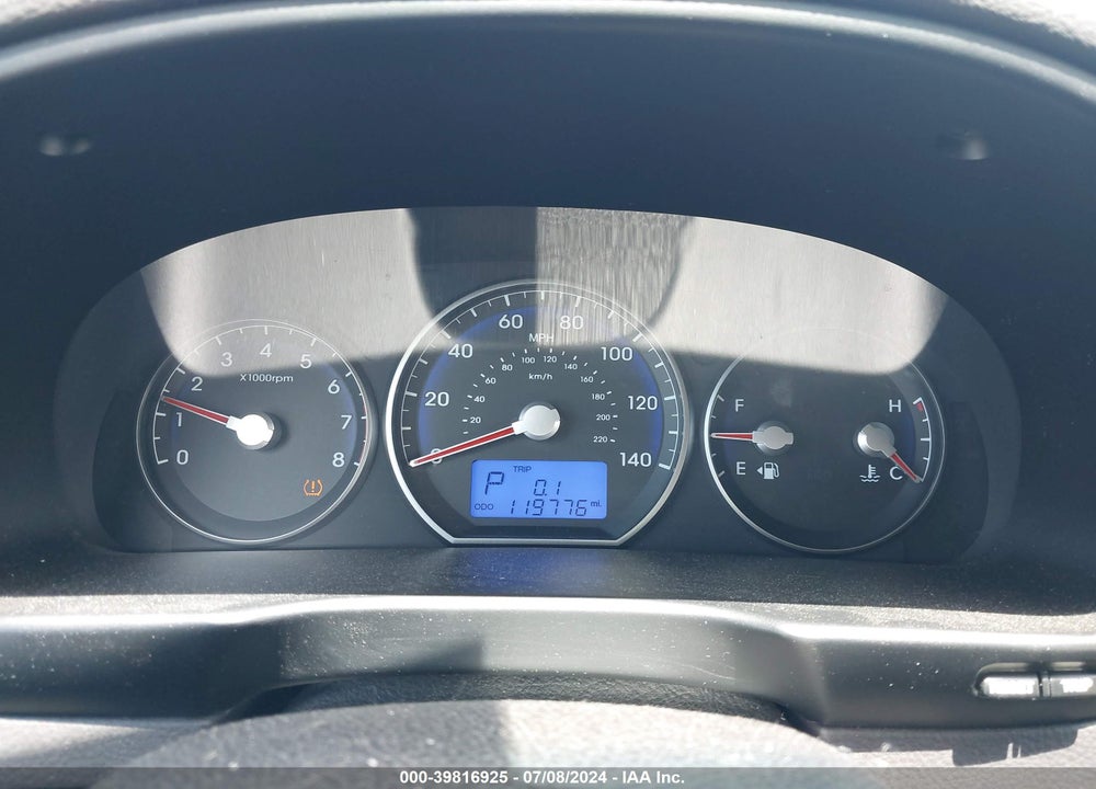 2012 HYUNDAI SANTA FE SE VIN: 5XYZHDAGXCG108580