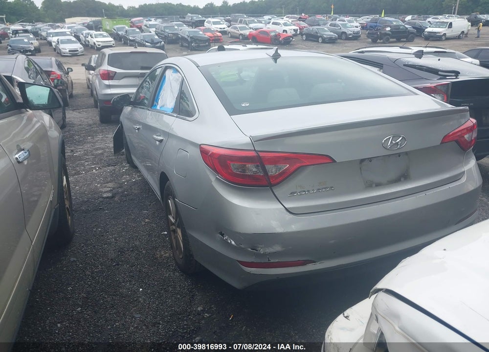 2015 HYUNDAI SONATA SE VIN: 5NPE24AF5FH207439