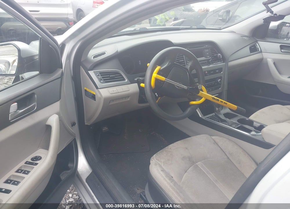 2015 HYUNDAI SONATA SE VIN: 5NPE24AF5FH207439
