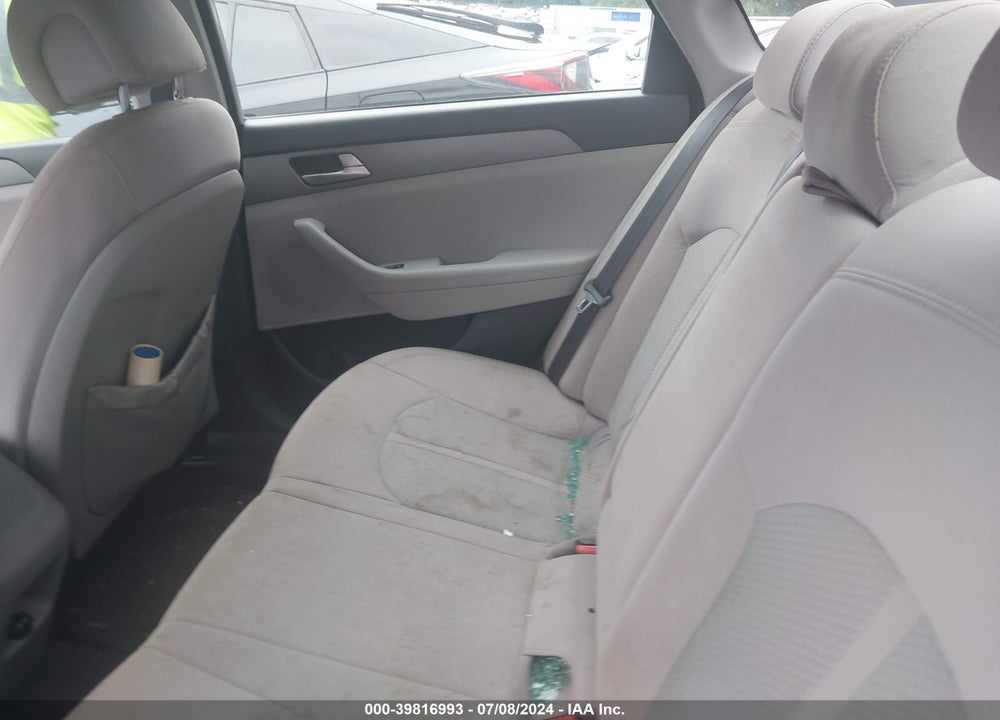 2015 HYUNDAI SONATA SE VIN: 5NPE24AF5FH207439