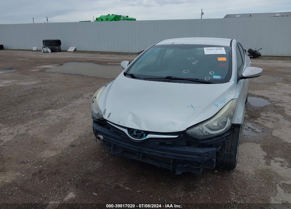 2016 HYUNDAI ELANTRA VIN: 5NPDH4AE9GH755804
