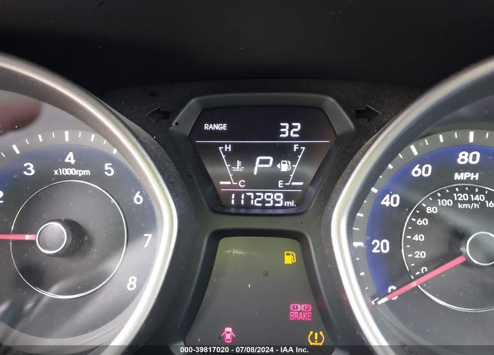 2016 HYUNDAI ELANTRA VIN: 5NPDH4AE9GH755804