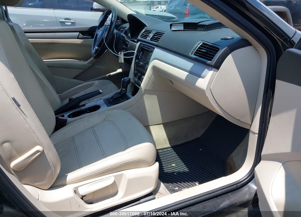 2013 VOLKSWAGEN PASSAT 2.5L SE VIN: 1VWBP7A36DC092108