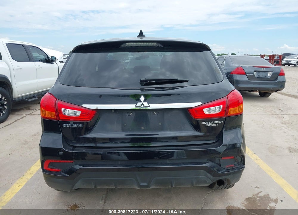 2018 MITSUBISHI OUTLANDER SPORT 2.0 ES VIN: JA4AP3AU2JZ015027