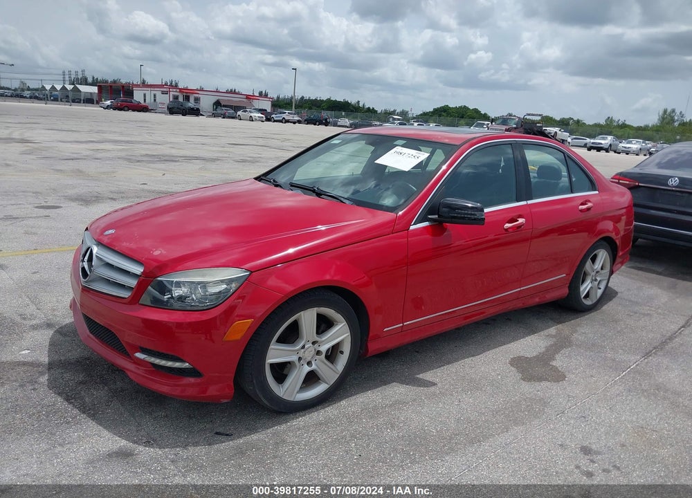 2011 MERCEDES-BENZ C 300 LUXURY/SPORT VIN: WDDGF5EB9BR179275