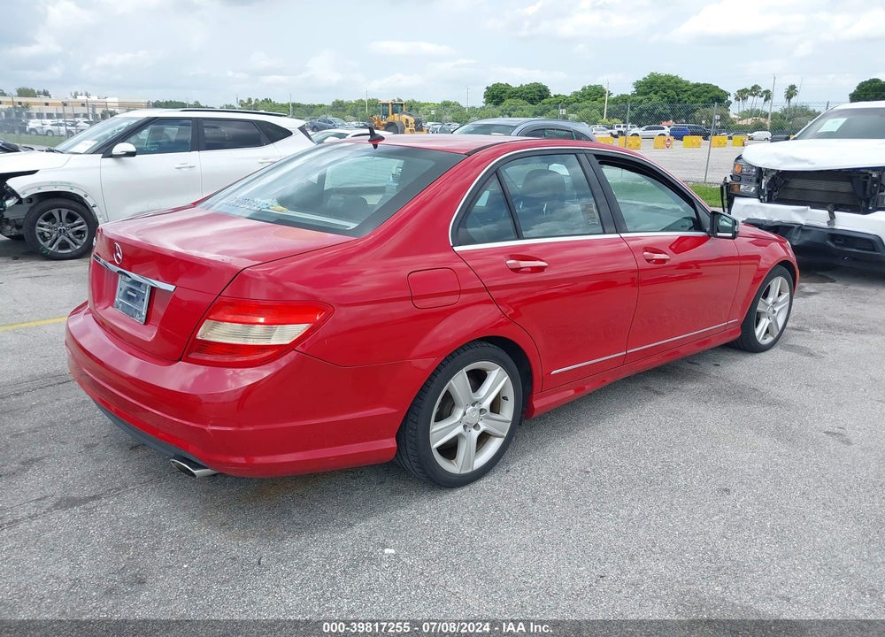 2011 MERCEDES-BENZ C 300 LUXURY/SPORT VIN: WDDGF5EB9BR179275