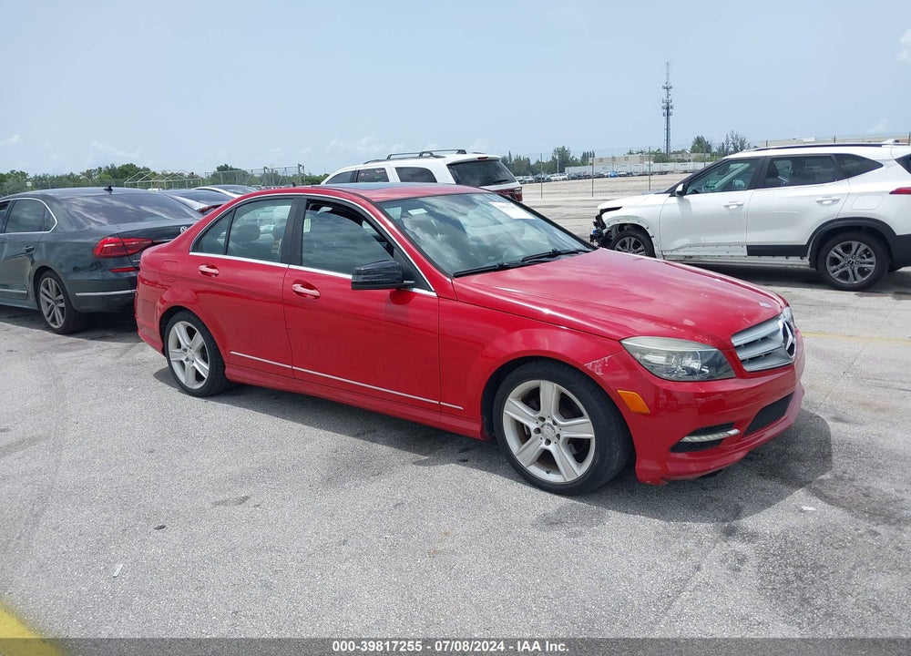 2011 MERCEDES-BENZ C 300 LUXURY/SPORT VIN: WDDGF5EB9BR179275