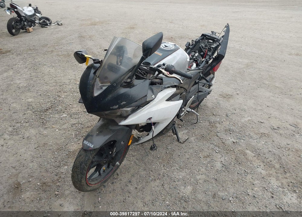 2016 YAMAHA YZFR3 VIN: MH3RH06Y3GK014049