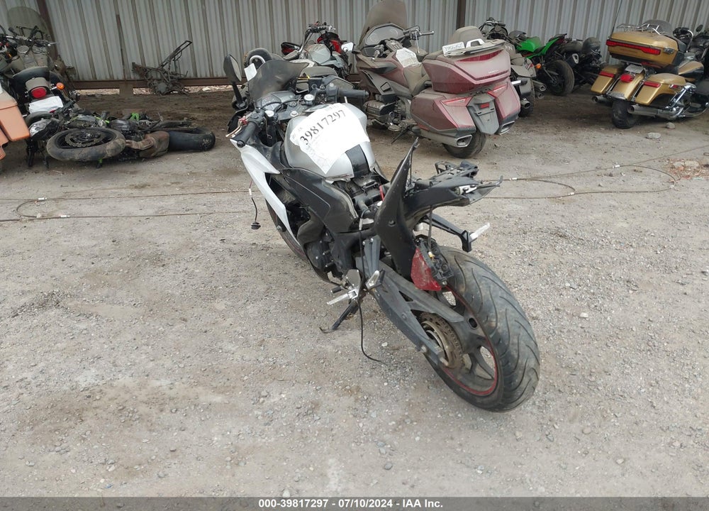 2016 YAMAHA YZFR3 VIN: MH3RH06Y3GK014049