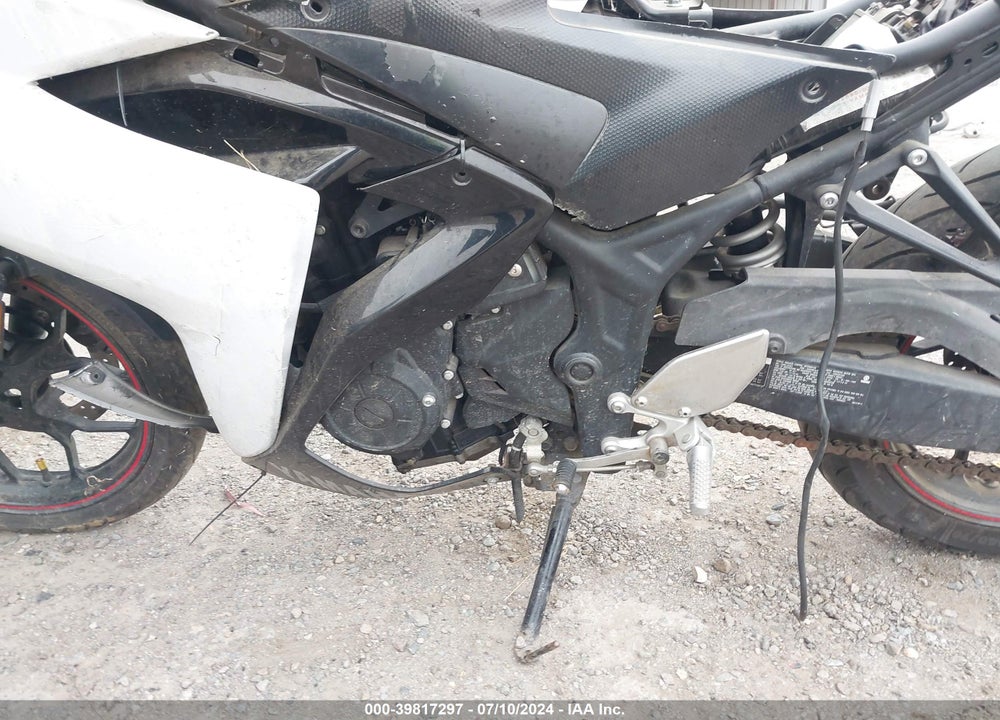 2016 YAMAHA YZFR3 VIN: MH3RH06Y3GK014049
