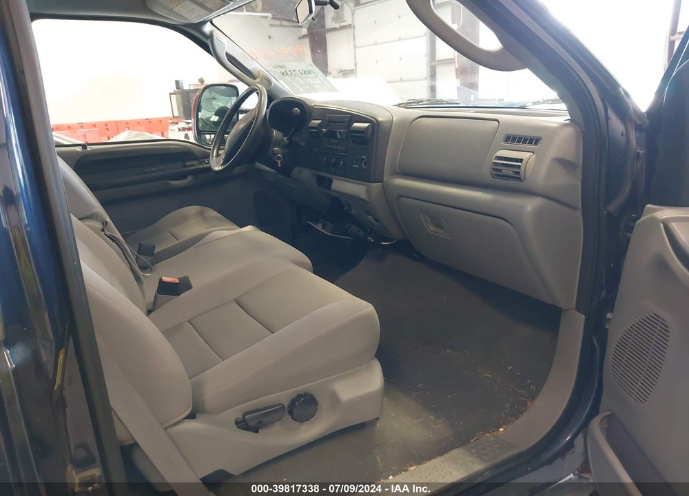 2005 FORD F-250 XL/XLT VIN: 1FTNF21505EB97563