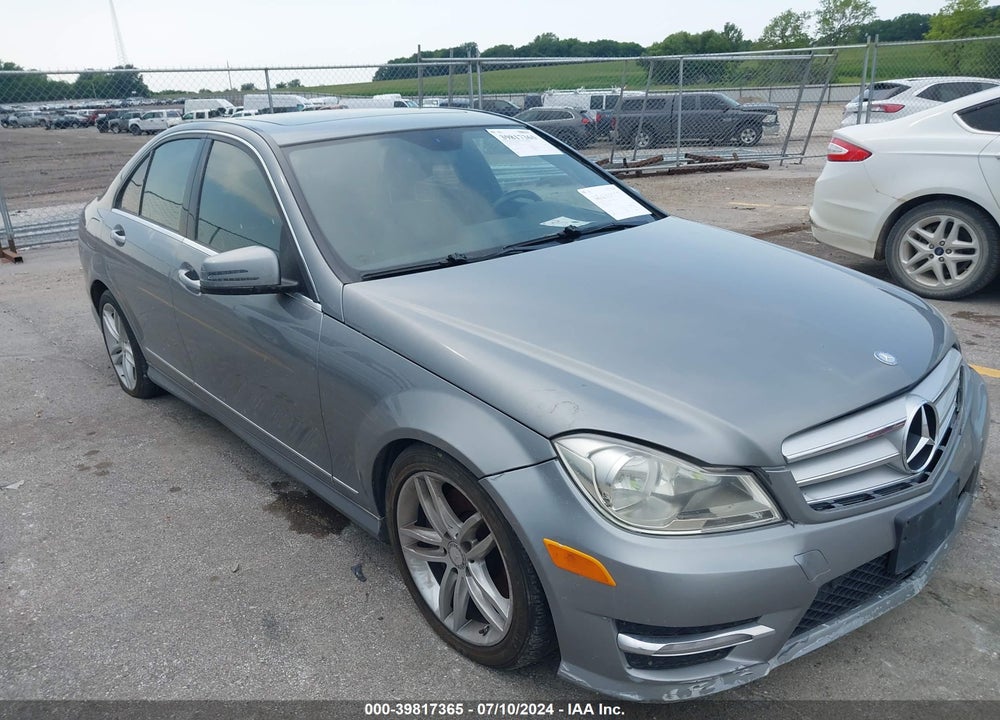 2013 MERCEDES-BENZ C 300 VIN: WDDGF8AB4DR246522