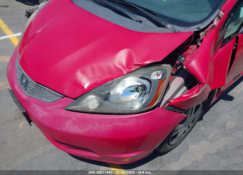 2010 HONDA FIT VIN: JHMGE8H29AC038197