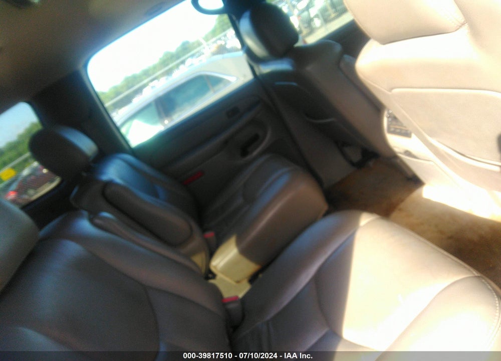 2005 CHEVROLET SUBURBAN 1500 LT VIN: 1GNEC16Z15R134597