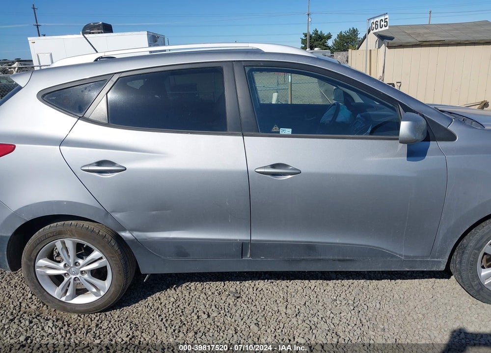 2010 HYUNDAI TUCSON GLS VIN: KM8JUCAC0AU042273