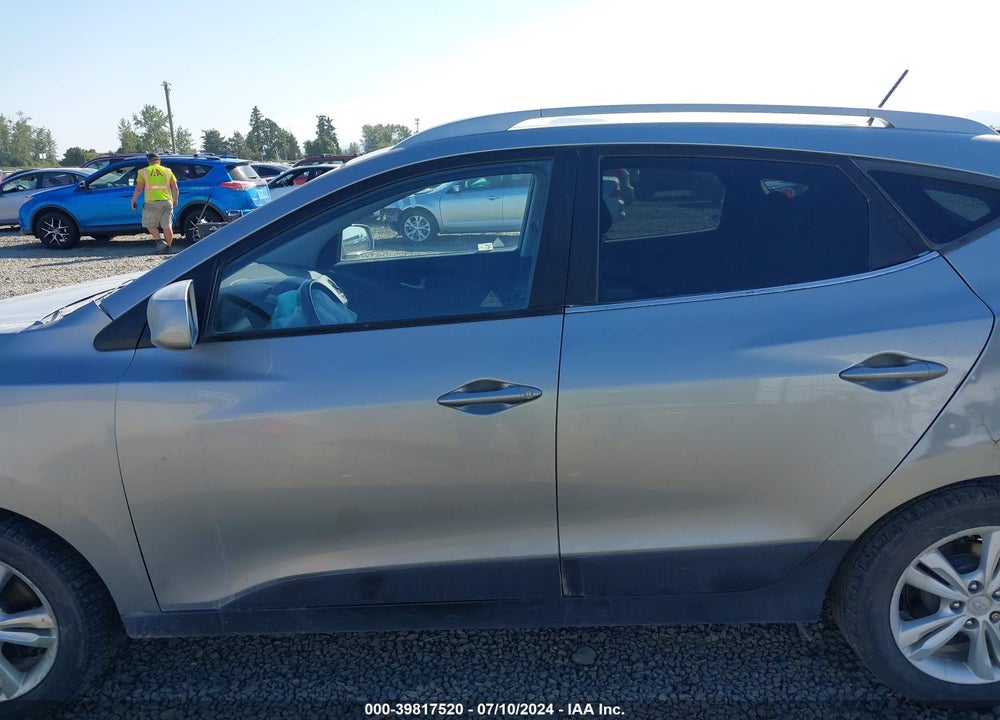 2010 HYUNDAI TUCSON GLS VIN: KM8JUCAC0AU042273