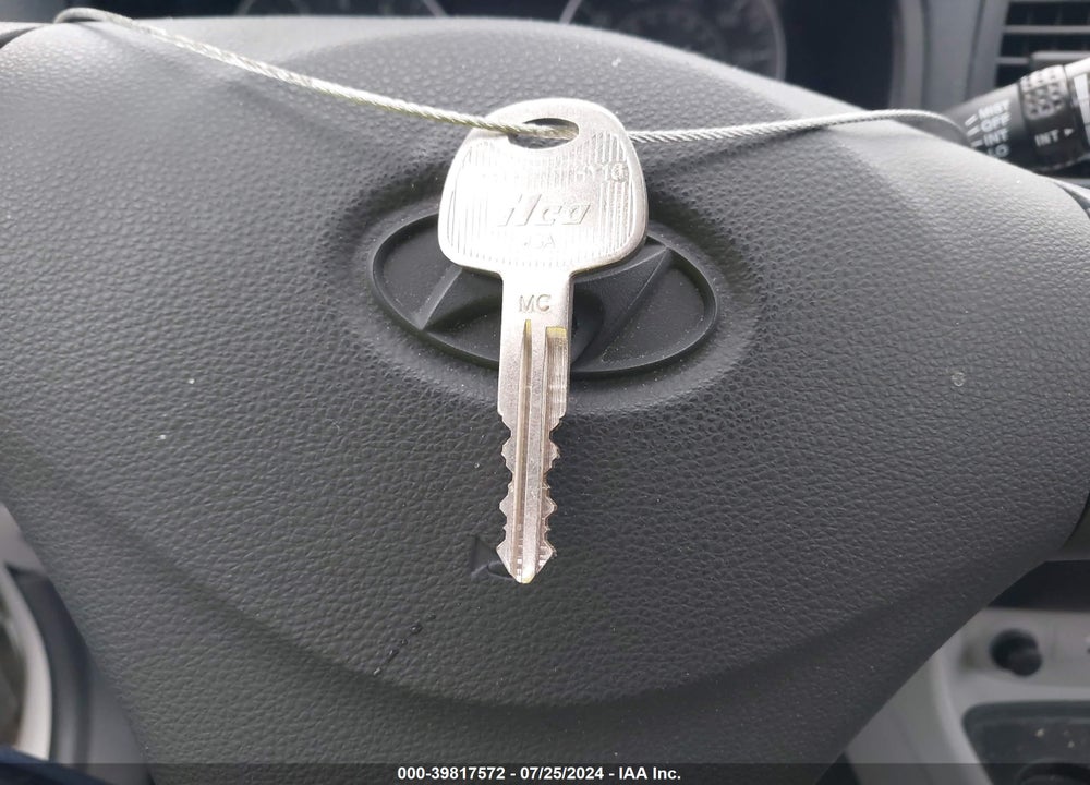 2008 HYUNDAI ACCENT GS VIN: KMHCM36C78U086928