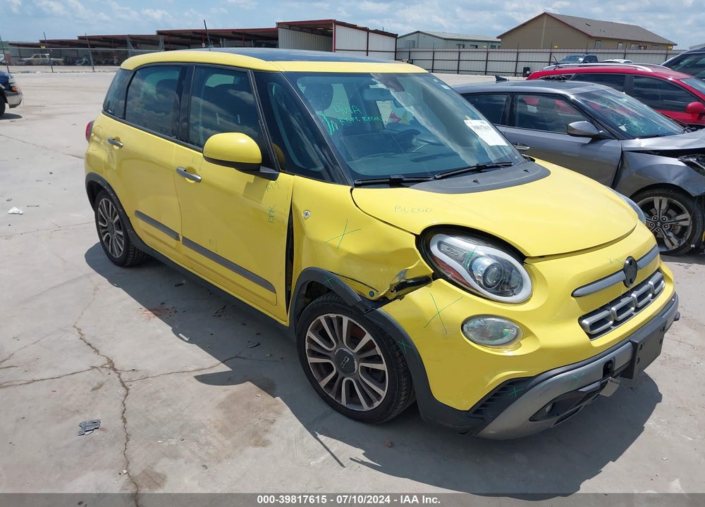 2018 FIAT 500L TREKKING VIN: ZFBCFADH6JZ040570