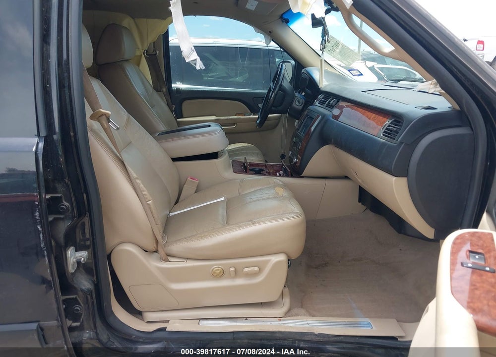 2007 CHEVROLET TAHOE LTZ VIN: 1GNFC13037J405123