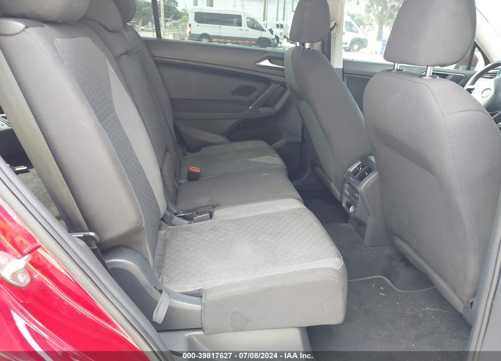 2018 VOLKSWAGEN TIGUAN 2.0T S VIN: 3VV1B7AX8JM043309