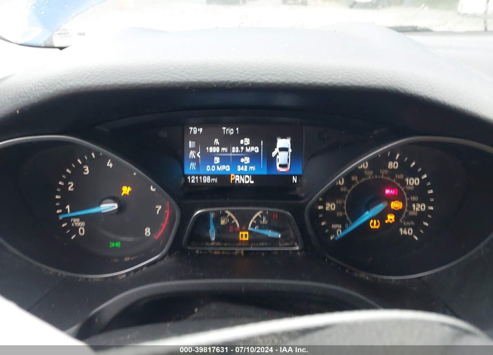 2018 FORD FOCUS SE VIN: 1FADP3K27JL315980