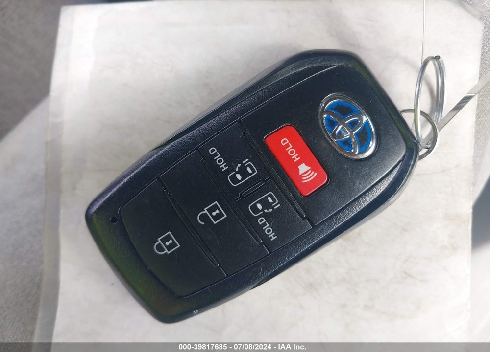 2023 TOYOTA SIENNA LE VIN: 5TDBRKEC3PS156957