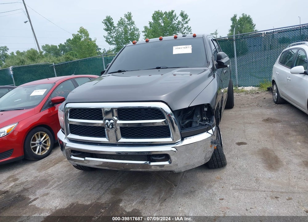 2017 RAM 2500 SLT 4X4 6'4 BOX VIN: 3C6UR5DL8HG547007