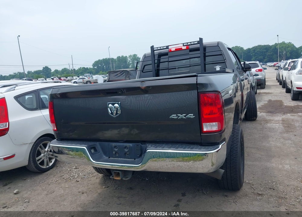 2017 RAM 2500 SLT 4X4 6'4 BOX VIN: 3C6UR5DL8HG547007