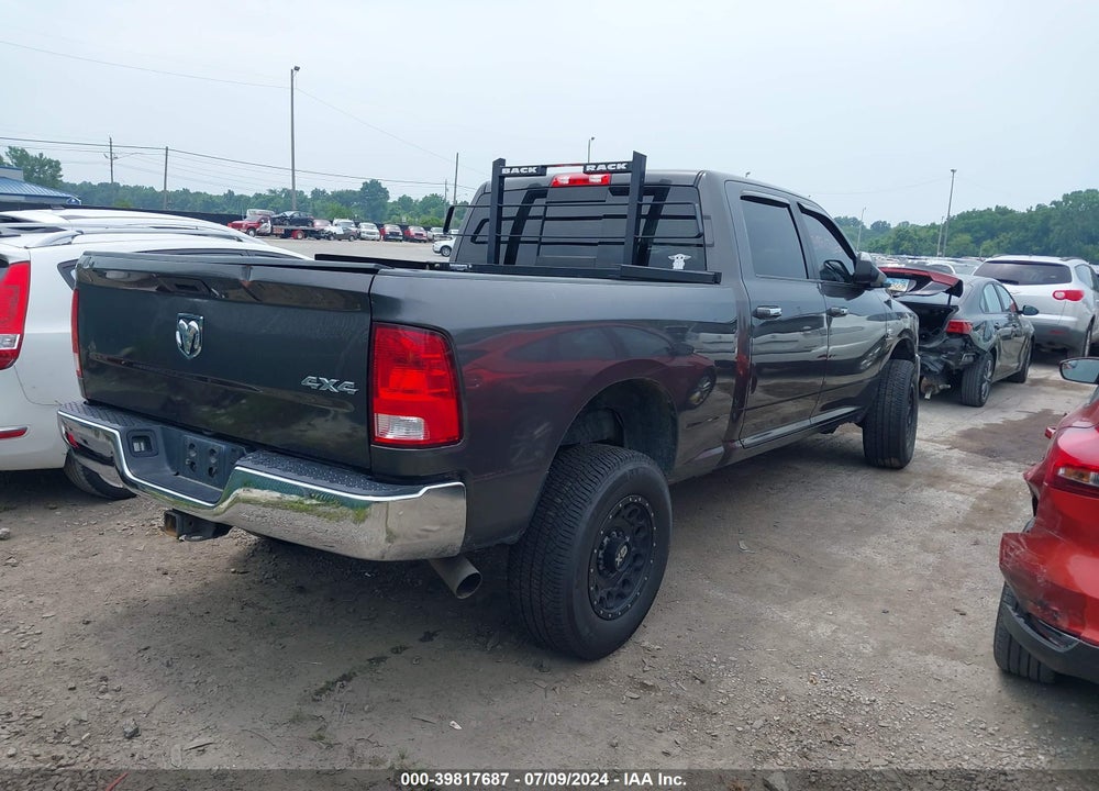 2017 RAM 2500 SLT 4X4 6'4 BOX VIN: 3C6UR5DL8HG547007