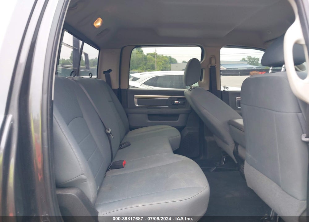 2017 RAM 2500 SLT 4X4 6'4 BOX VIN: 3C6UR5DL8HG547007