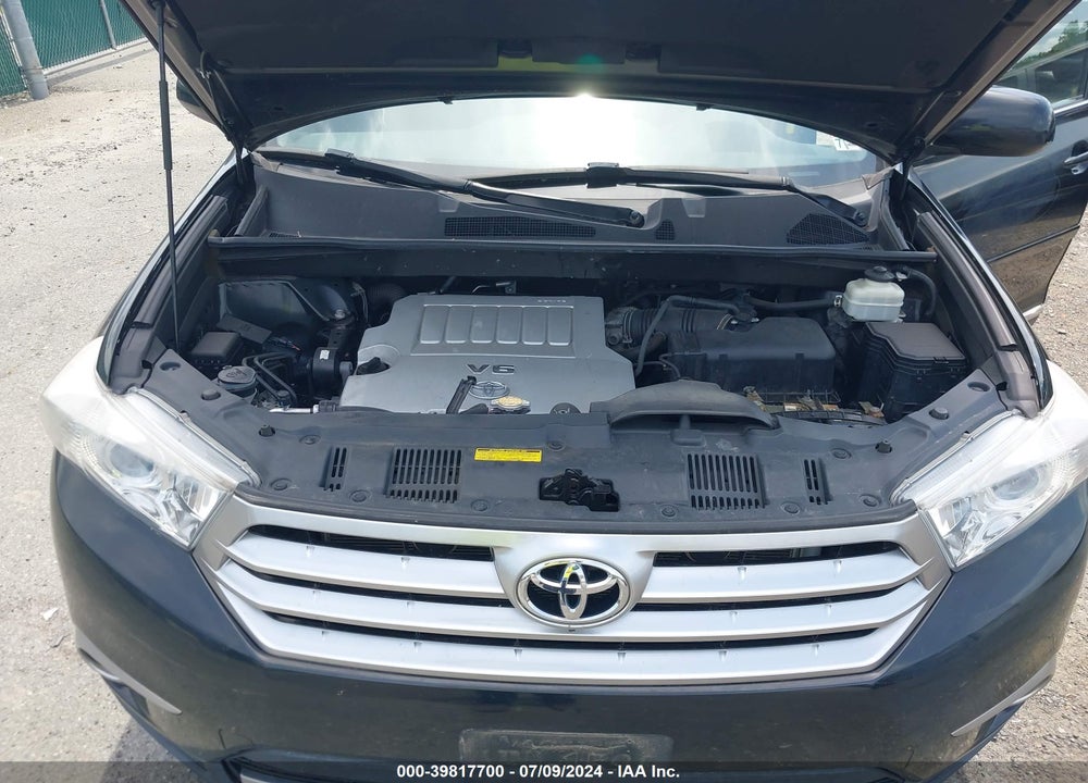 2011 TOYOTA HIGHLANDER SE V6 VIN: 5TDBK3EH5BS068247